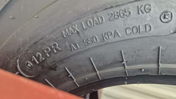 Пневматическая шина Roadhiker 12-16.5 12PR TL L-5 HUL5 144 A2