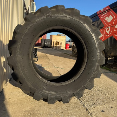 Пневматическaя шина 405/70-24 (16.0/70-24) / PR14 Starmaxx SM-I25 152 B TL