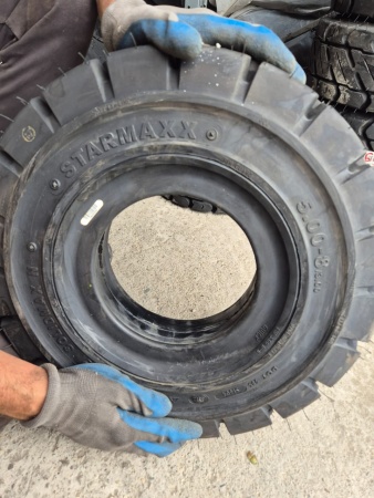 Цельнолитая шина SL 604 5.00-8 Starmaxx SOLID MAX N с буртом