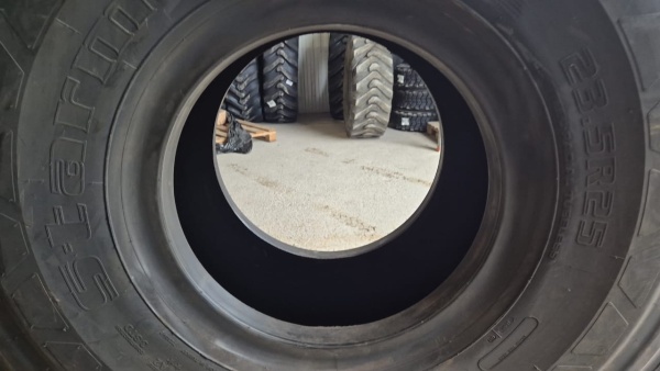 Пневматическая шина 23.5R25 Starmaxx StxL31 ** 201 A2/185 B L-3/E-3 3STD T