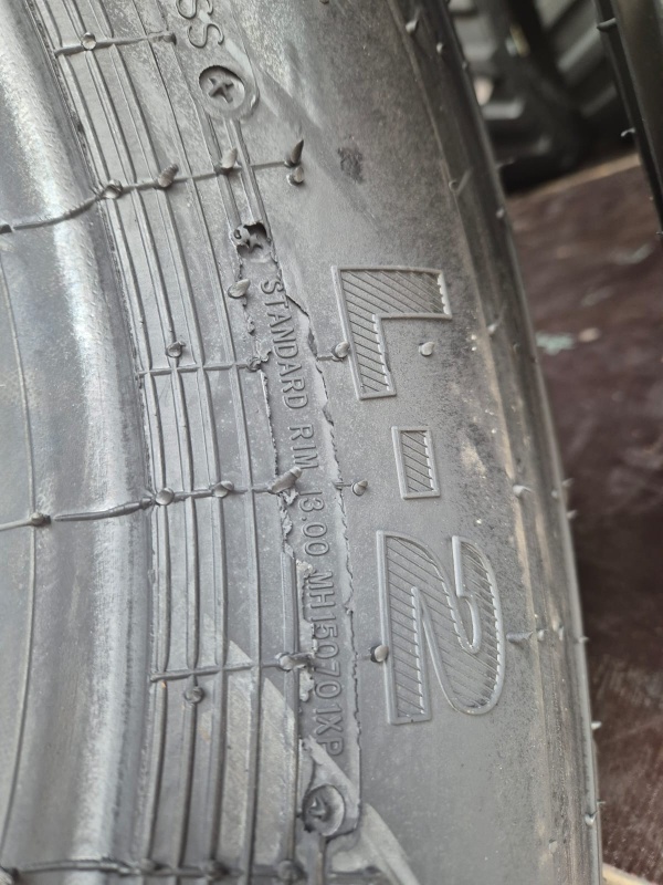 Пневматическая шина Roadhiker 33x15.50-16.5 SКS ТL