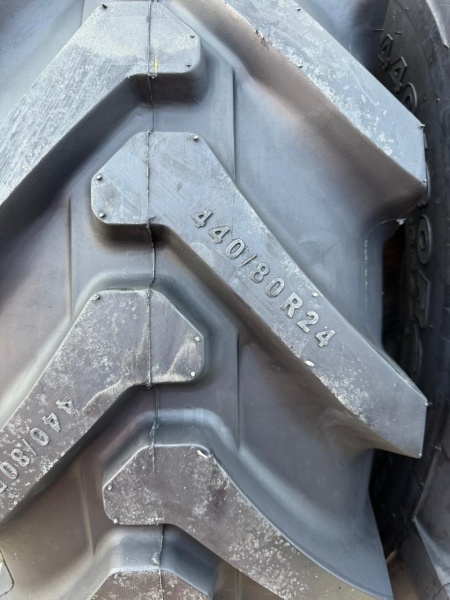 Пневматическая шина Roadhiker 440/80R24 (16.9R24) TL AGRO-INDPRO100 161A8/161B Steel Belted