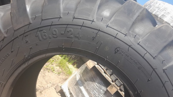Пневматическая шина 16.9-24 / PR14 Starmaxx SM-I25 152 A8 L2 TL