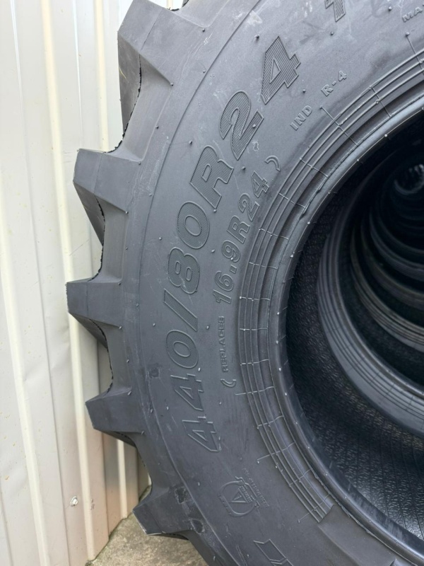 Пневматическая шина Roadhiker 440/80R24 (16.9R24) TL AGRO-INDPRO100 161A8/161B Steel Belted