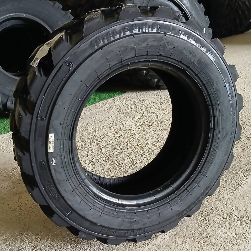 Пнeвмaтичecкая шина Roadhiker 10-16.5 10РR ТL SKS 134 А2