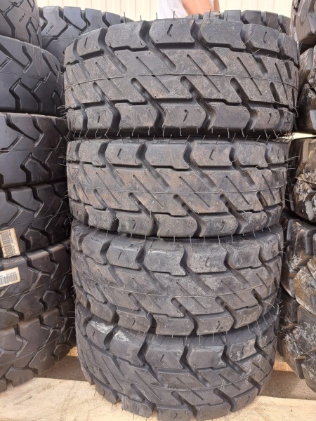 Цельнолитая шина SL 609 16х6-8 (4.33) Starmaxx SOLID MAX N без бурта