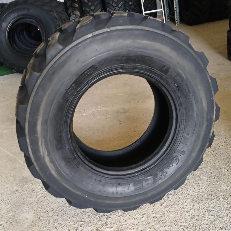 Пневмaтичecкая шина Roadhiker 14-17.5 14 PR TL SKS 155 A2