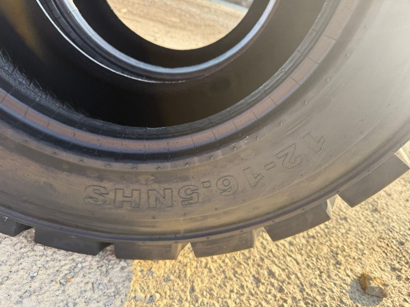 Пневматическая шина Roadhiker 12-16.5 14PR TL SKS204 HULK